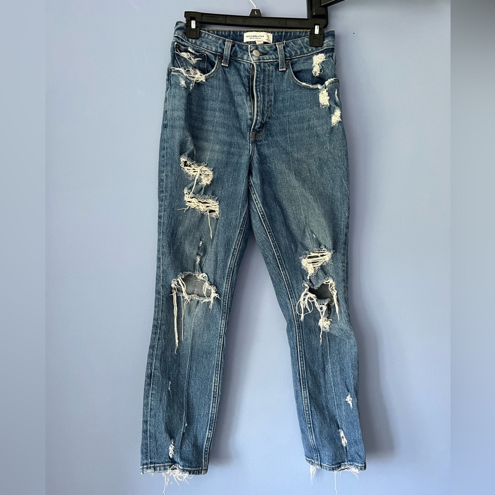 Abercrombie & Fitch High Rise Mom Jeans Distressed Curve Love 25/0 Regular